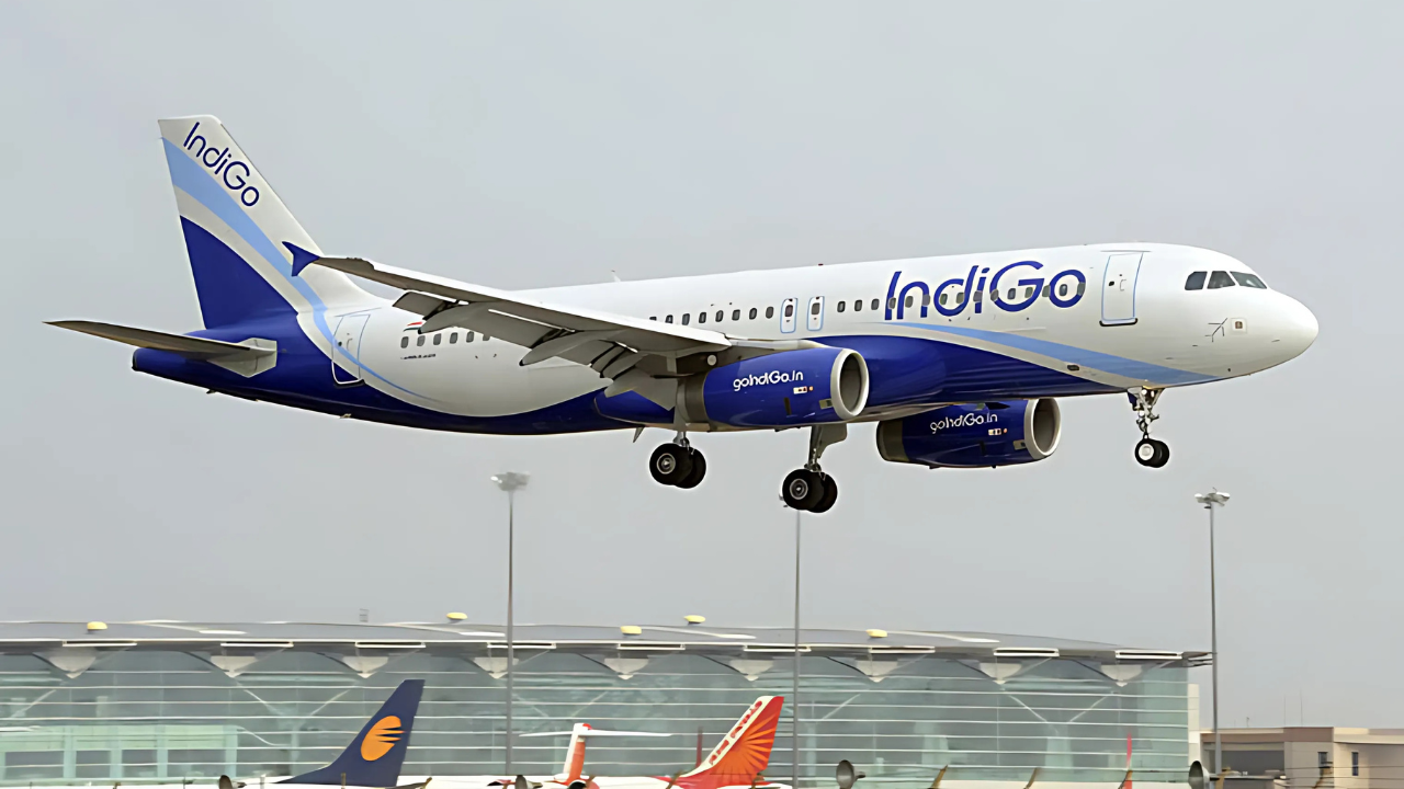 Delhi Goa flight emergency