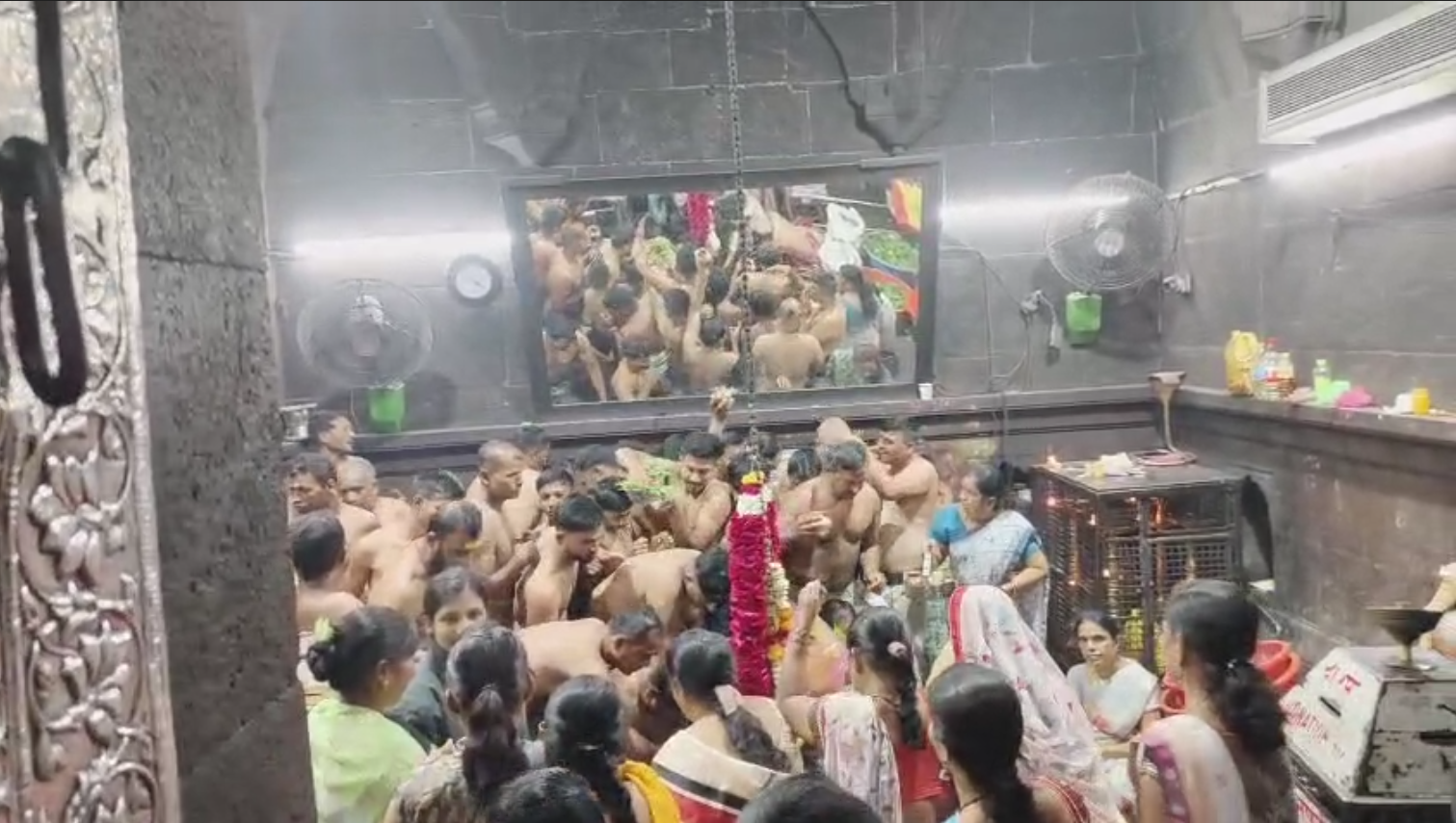 Ghrishneshwar Jyotirling crowd