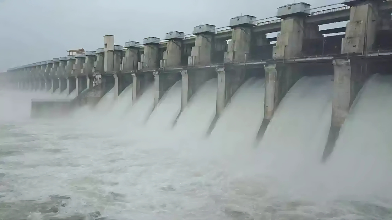 Jayakwadi dam water level