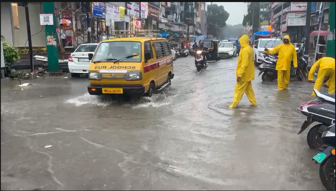 Thane Belapur road flood