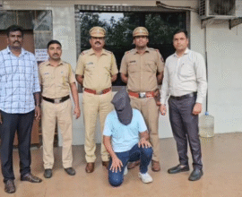 Airoli fake IAS officer scam