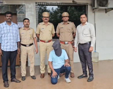 Airoli fake IAS officer scam