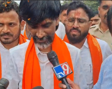 Devendra Fadnavis criticism