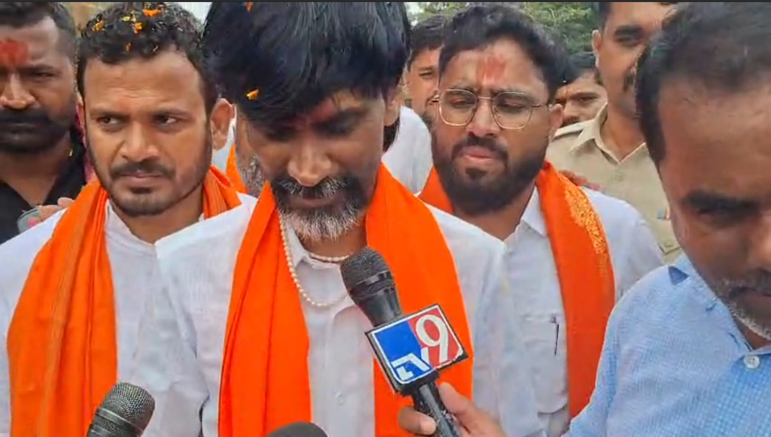 Devendra Fadnavis criticism