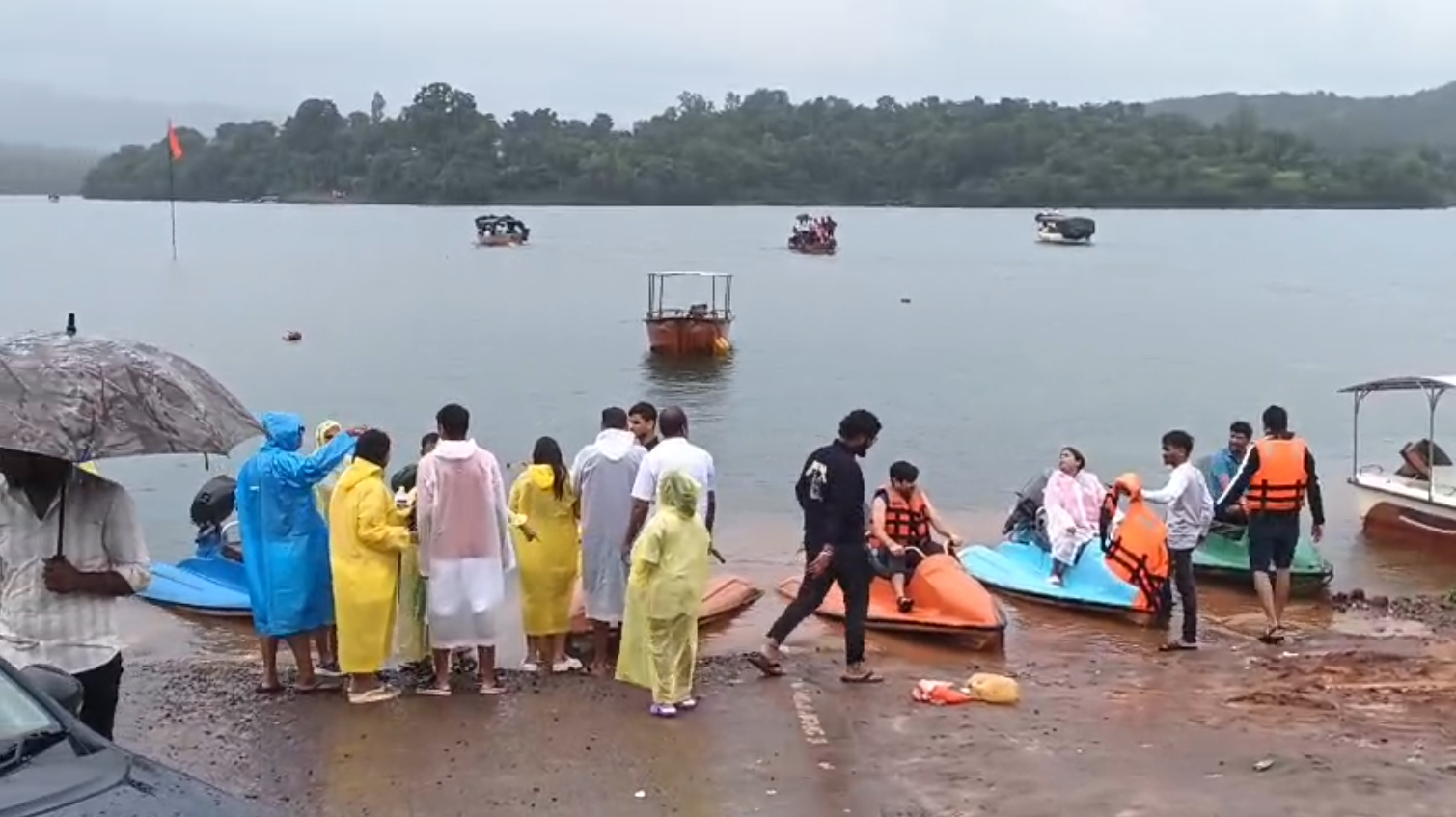 Mini Kashmir Tapola tourism