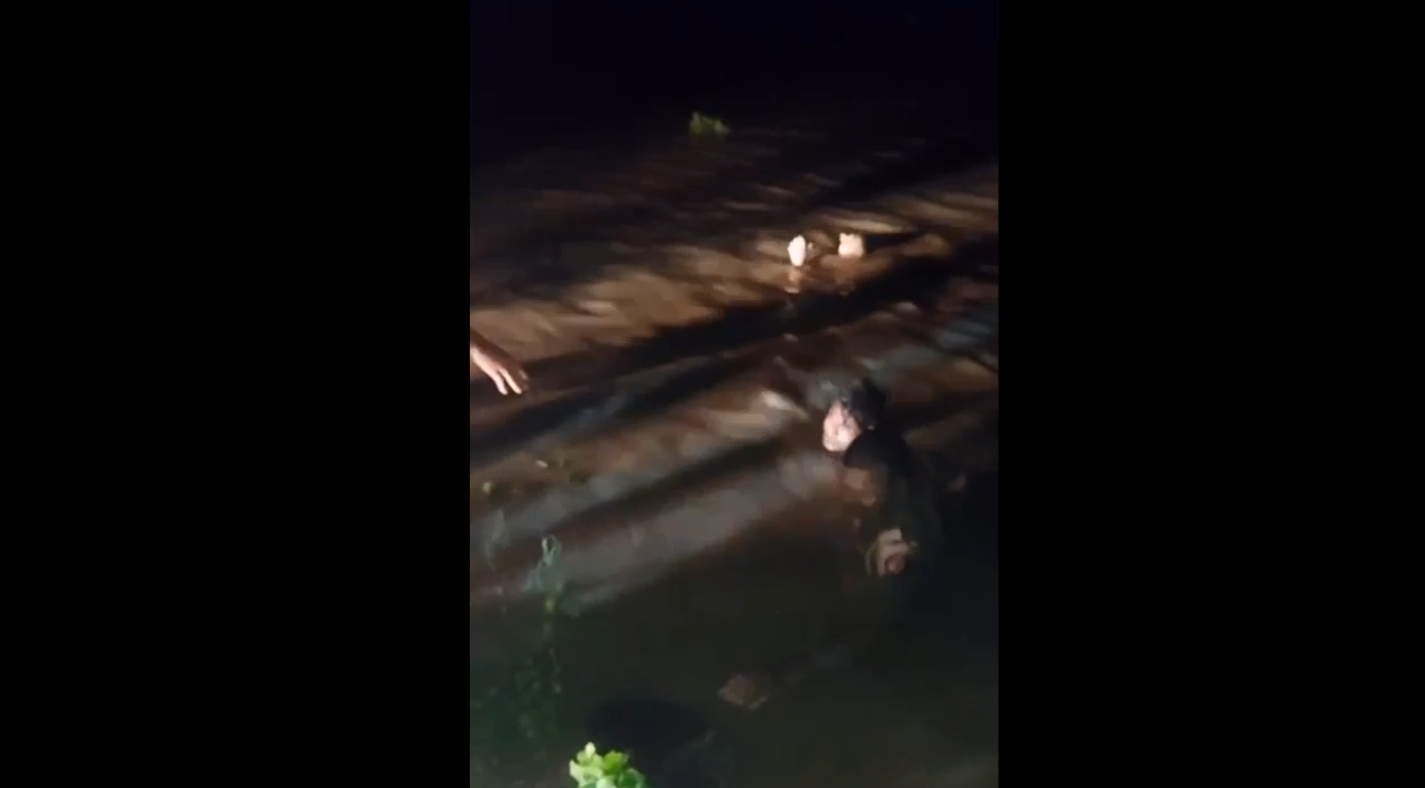 Parli Beed car stuck in nullah