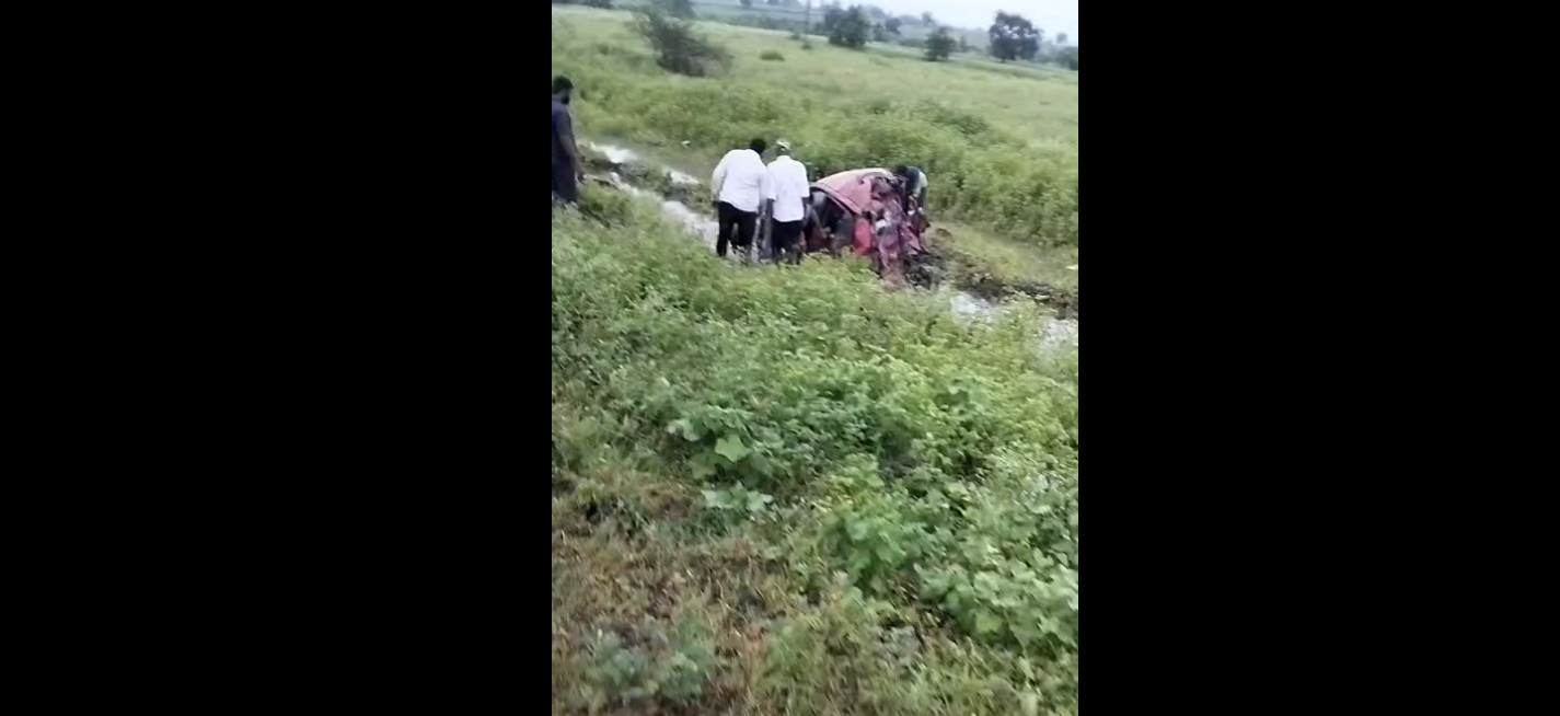 Washim highway crash