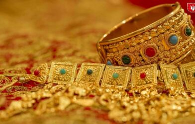 Beautiful gold jewellery displayed in a showroom representing the latest price updates