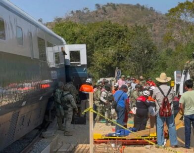 मेक्सिकोमध्ये रेल्वे रुळावरुन घसरल्यानं 13 प्रवाशांचा मृत्यू, शेकडो जण जखमी