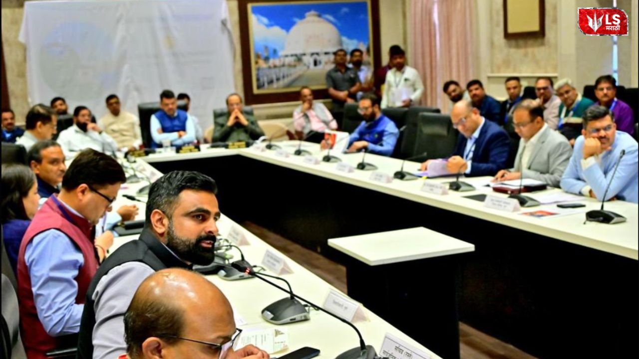 Chief Minister and Deputy Chief Minister attending the Tirthakshetra and Tourism Development Summit in Nagpur