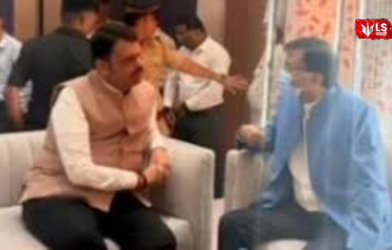 Devendra Fadnavis and Sanjay Raut discussion