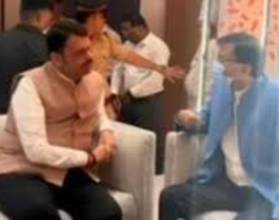 Devendra Fadnavis and Sanjay Raut discussion