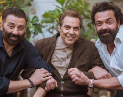 Dharmendra smiling as he prepares to celebrate his birthday with fans