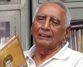 maharashtra CM fadanvis pay tribute baba aadhav