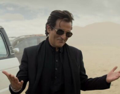 Akshaye Khanna’s dance sequence from the film Dhurandhar, reportedly shot while he was wearing an oxygen mask