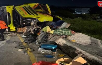 Bus overturned after colliding with a concrete barrier in Indonesia, causing multiple fatalities