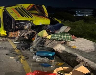 Bus overturned after colliding with a concrete barrier in Indonesia, causing multiple fatalities