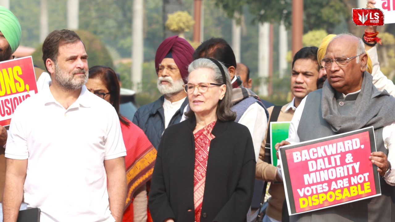 Rahul Gandhi and Sonia Gandhi appear in connection with the National Herald case as Delhi High Court issues notice