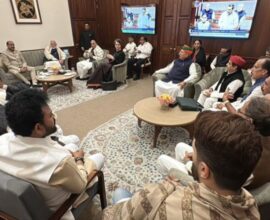 Prime Minister Narendra Modi and Priyanka Gandhi having tea together after the Parliament session