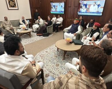Prime Minister Narendra Modi and Priyanka Gandhi having tea together after the Parliament session