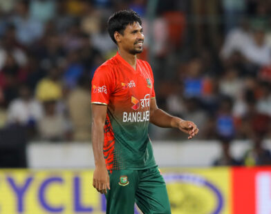 कोलकातानं बांगलादेशी खेळाडूला रिलीज करावं; वादाच्या पार्श्वभूमीवर BCCI चा आदेश