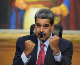 36 वर्षांनंतर अमेरिकेकडून पुनरावृत्ती! मादुरोच्या आधी हुकूमशहा नोरिएगा लाऊडस्पीकरनं धमकावत केली होती अटक