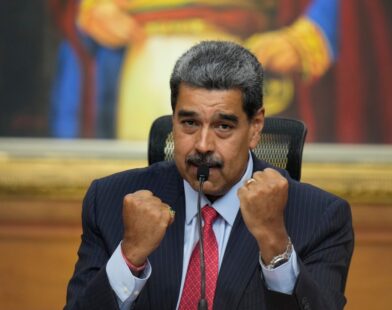 36 वर्षांनंतर अमेरिकेकडून पुनरावृत्ती! मादुरोच्या आधी हुकूमशहा नोरिएगा लाऊडस्पीकरनं धमकावत केली होती अटक