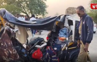 Severe road accident on Rahuri Shani Shingnapur road involving auto rickshaw and travels bus