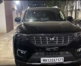 Attack on vehicle of Shiv Sena Pune city president Nana Bhangire and candidate Sarika Pawar