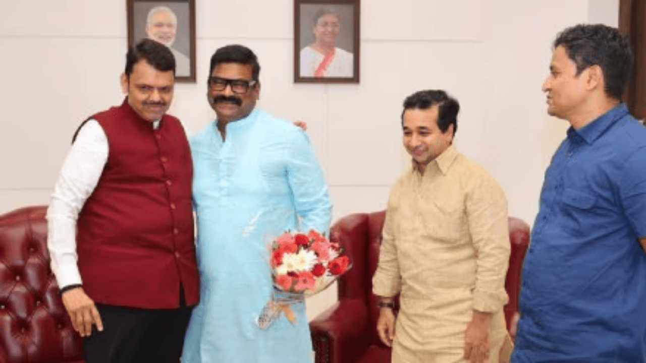 Santosh Dhuri joins BJP