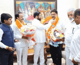 Two former mayors join Shinde Sena