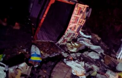Lok Shevay Marathi News (लोकशिवाय मराठी बातम्या) - AMI ACCIDENT amravati accident pickup van falls into gorge many dead in dharni