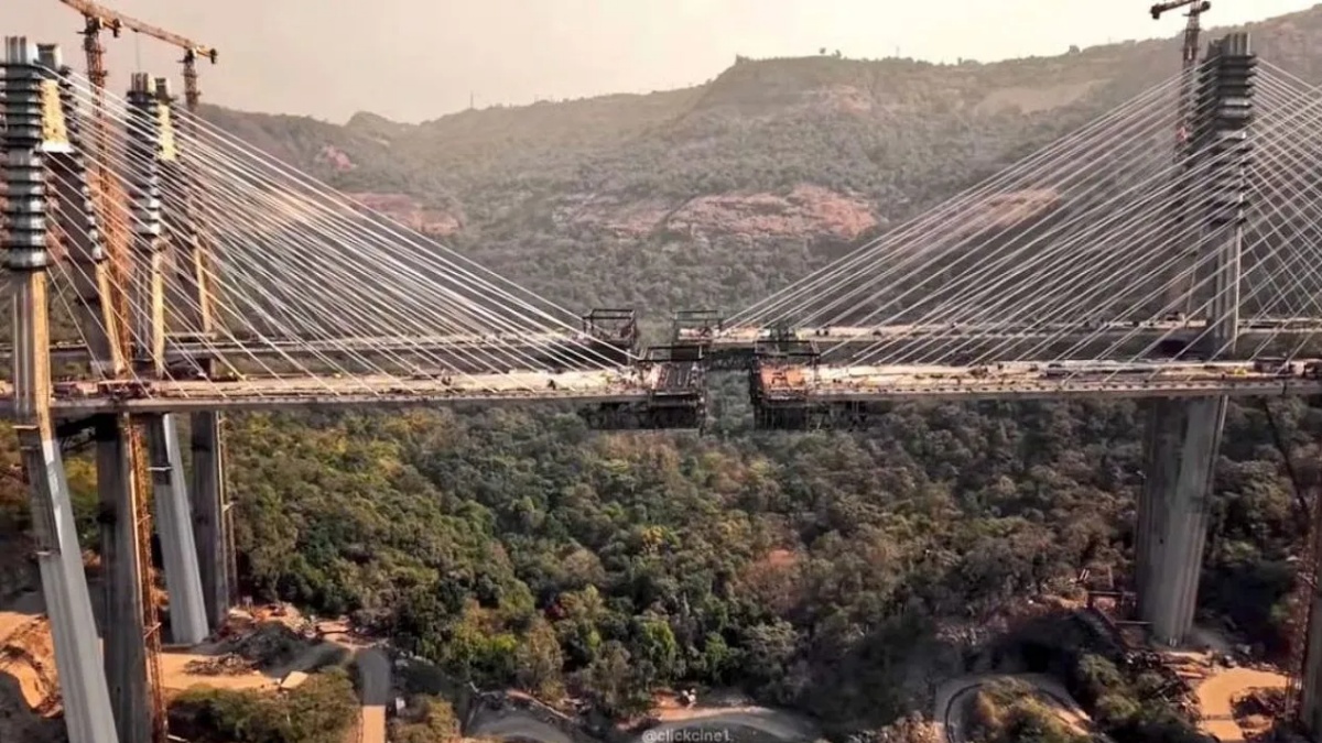 Mumbai Pune Expressway