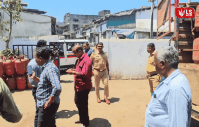 Administration Visits Gas Agency