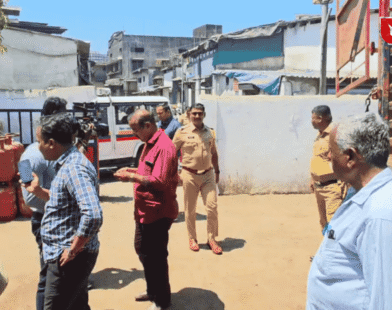 Administration Visits Gas Agency
