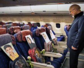 मिनाबमध्ये ठार झालेल्या 168 मुलांचे फोटो, दप्तरं आणि बूटासह इराण इस्लामाबादमध्ये चर्चेसाठी दाखल; जगभरात चर्चेला उधाण