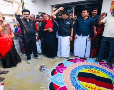 सीमांकन विधेयकावरुन वाद पेटणार? तामिळनाडूचे मुख्यमंत्री स्टॅलिन यांनी निषेध म्हणून फडकवला काळा झेंडा; विधेयकाची प्रतही जाळली