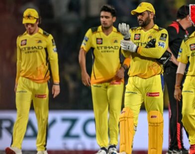 धोनी सलग पाचव्या सामन्यातून बाहेर; IPL इतिहासात पहिल्यांदाच घडलं