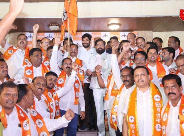 Congress Leader Join Shinde Group