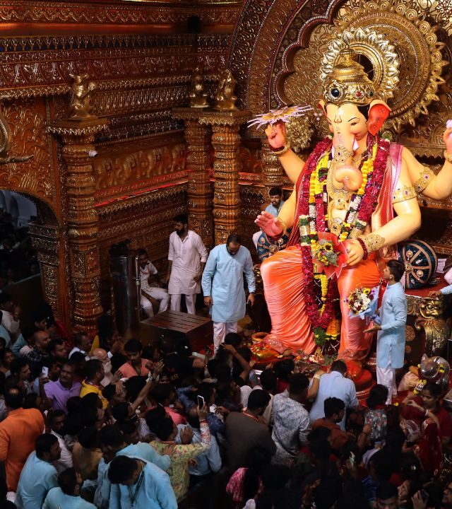 Lalbaugcha Raja VIP Darshan