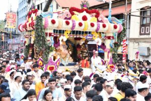 Dagadusheth Halwai Ganpati Photo 