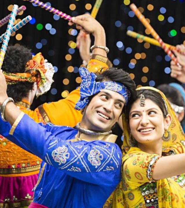 Garba vs Dandiya